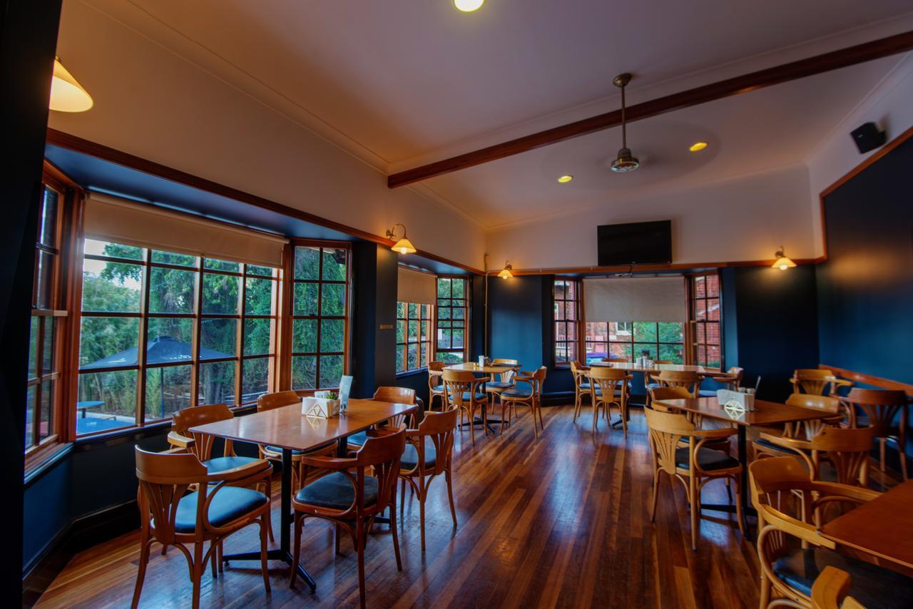 The Tamworth Hotel Экстерьер фото